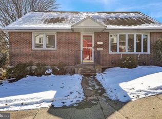 2326 Fairview St, Reading, PA 19609