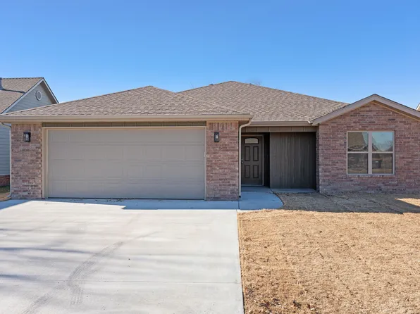 1002 Poplar Ln, Grove, OK 74344