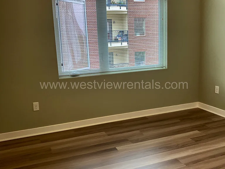 200 E Maple St — Photo 462