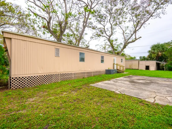 1211 E Joy Lane, Fort Pierce, FL 34945