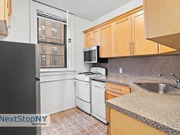 5th image of 204 W 94th St APT 6E