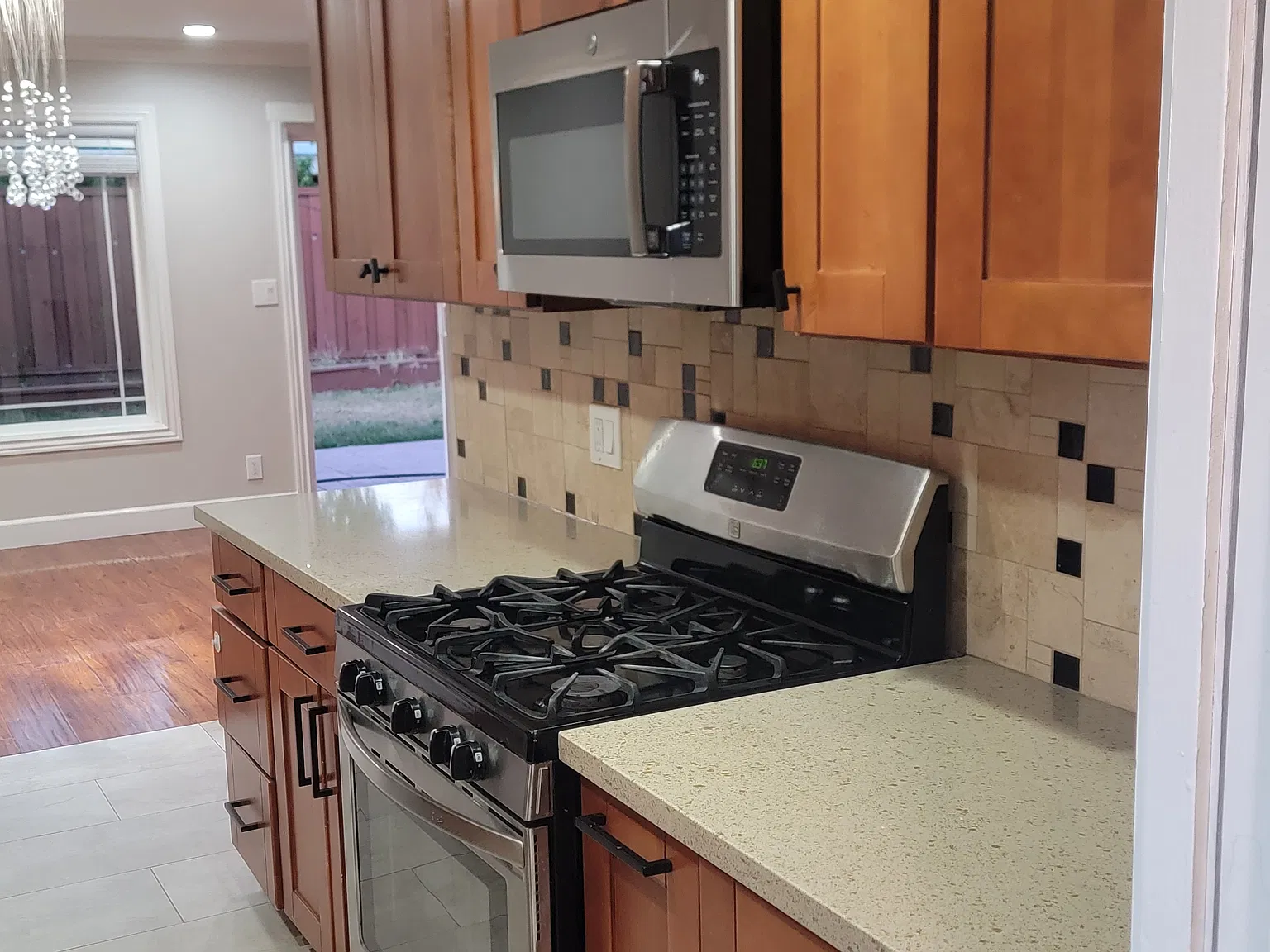 3 bed, 1253 sqft, $3,750 — Photo 4
