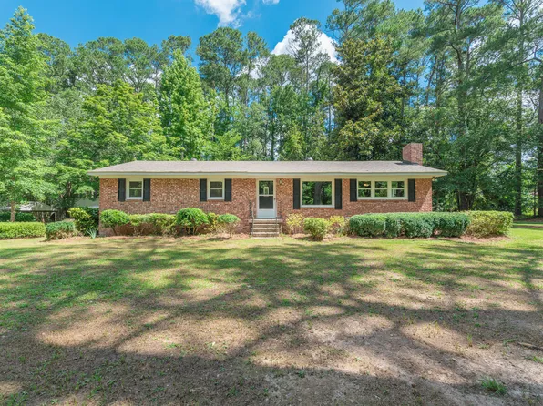 910 Hillcrest Dr, Johnston, SC 29832
