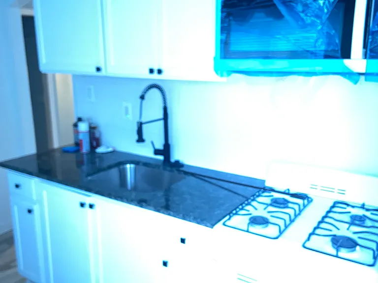 2627 Emerald St #1-R — Photo 8