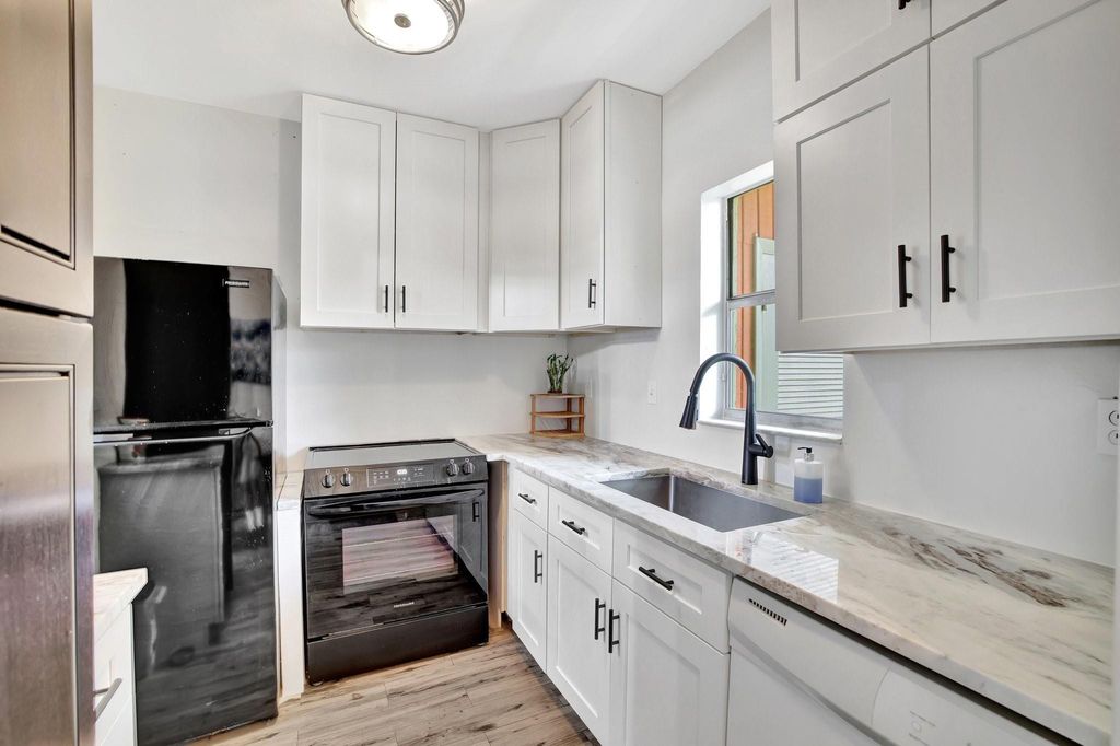 1450 N Riverside Drive #102, photo 7