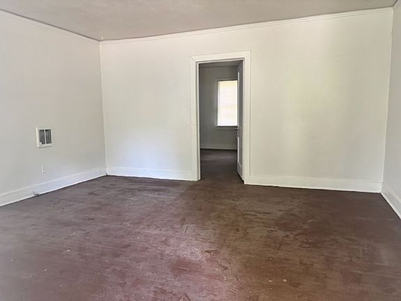 2nd image of 320 Heloise St