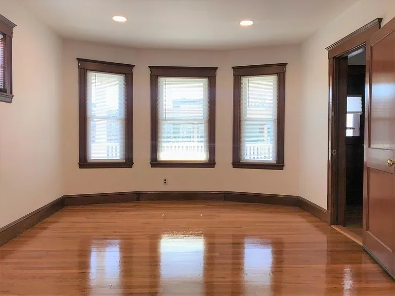 3 Edgar Ct #2 — Photo 5