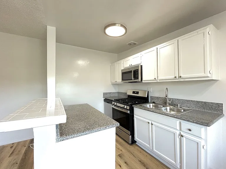 6944-6954 Coldwater Canyon Ave — Photo 2