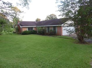 801 Lakeside Dr, Vicksburg, MS 39180