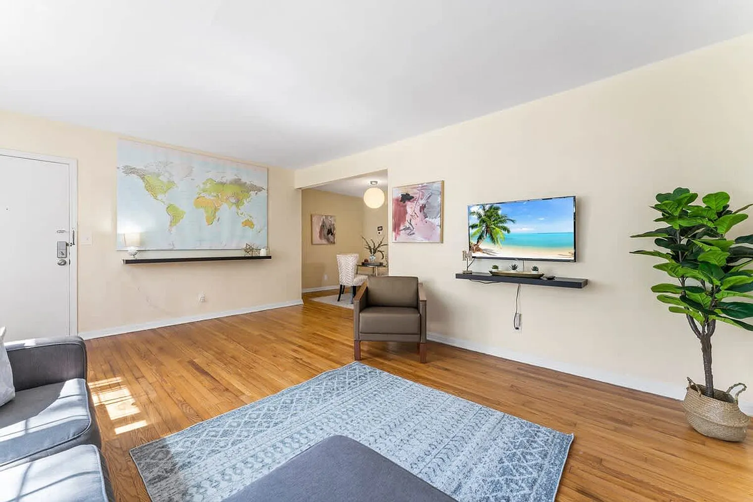 1 bed, 1.0 bath, 796 sqft, $1,201 — Photo 3