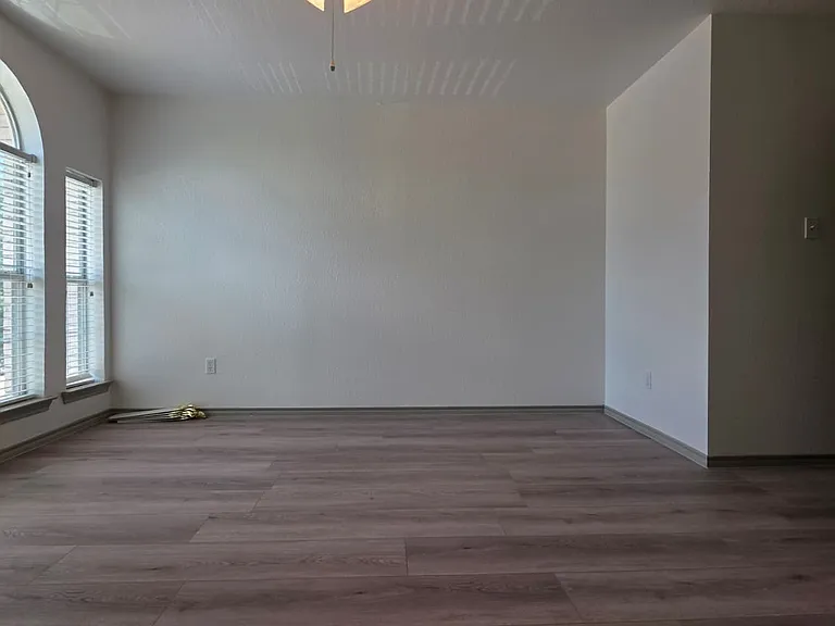 room 1 pic 4