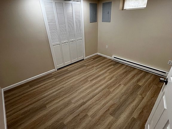 5th image of 93 S Burritt St