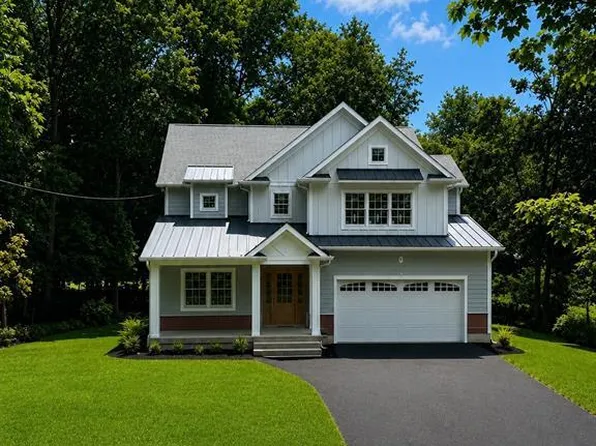 203 Pascack Rd, Park Ridge, NJ 07656