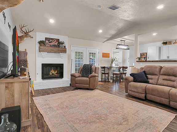 4th image of 107 Sondra Dr