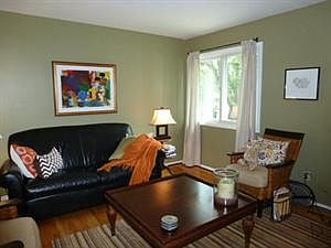 3rd image of 6 Lois Ct