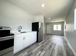 525 NW 5th St #4, Hallandale, FL 33009