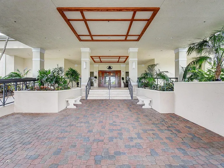 5662 Ainsley Ct — Photo 23