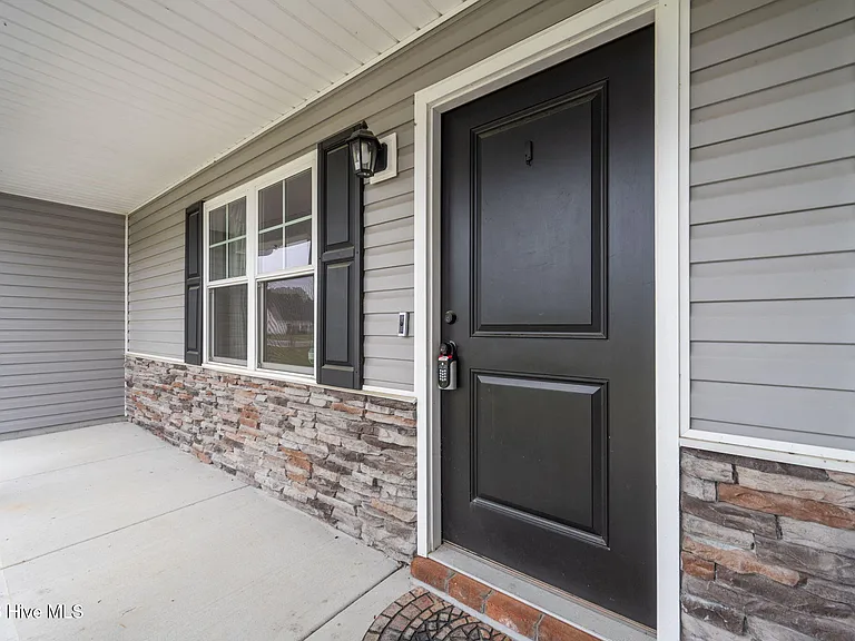 111 Anderson Ave — Photo 5