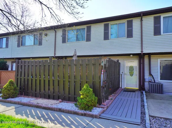 36 Bunnell Ct, Staten Island, NY 10312