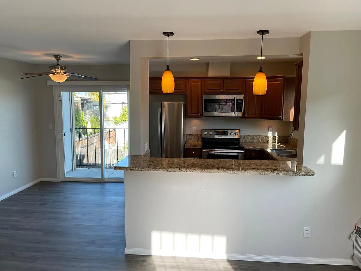 Building Photo - 4475 Cherokee Ave #8