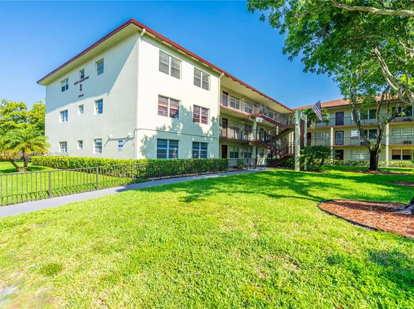 13455 SW 3rd St APT 101S, Pembroke Pines, FL 33027