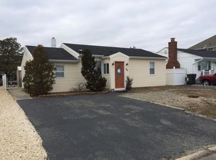 40 Neptune Rd, Toms River, NJ 08753