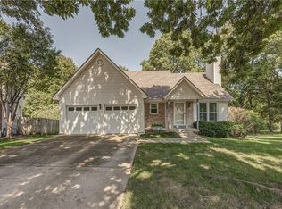 6910 Reeder Ct, Shawnee, KS 66203