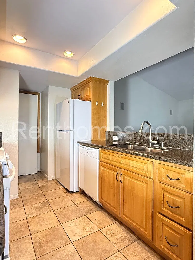 Penasquitos, 9444 Twin Trails Dr #203, Granite Counters, AC, Fireplace, 4 Pools and Spas! — Photo 4