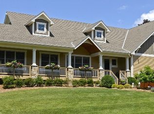 15002 Linner Rdg, Wayzata, MN 55391