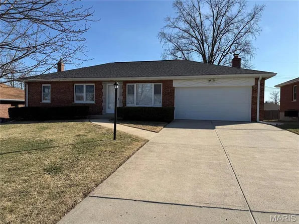 10712 Charrette Dr, Saint Louis, MO 63123