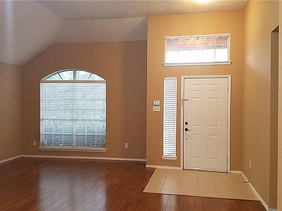 3rd image of 6921 Thunderbird Dr
