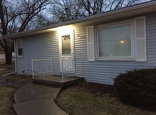 319 Hawthorne Cir, Creve Coeur, IL