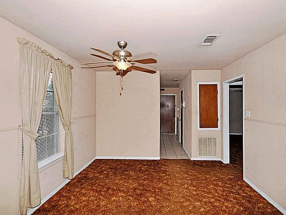 4th image of 709 Houston St