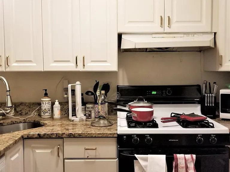 320 Saint Paul St #5 — Photo 5