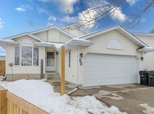 30 Davy Cres, Strathcona County, AB T8H 1P3