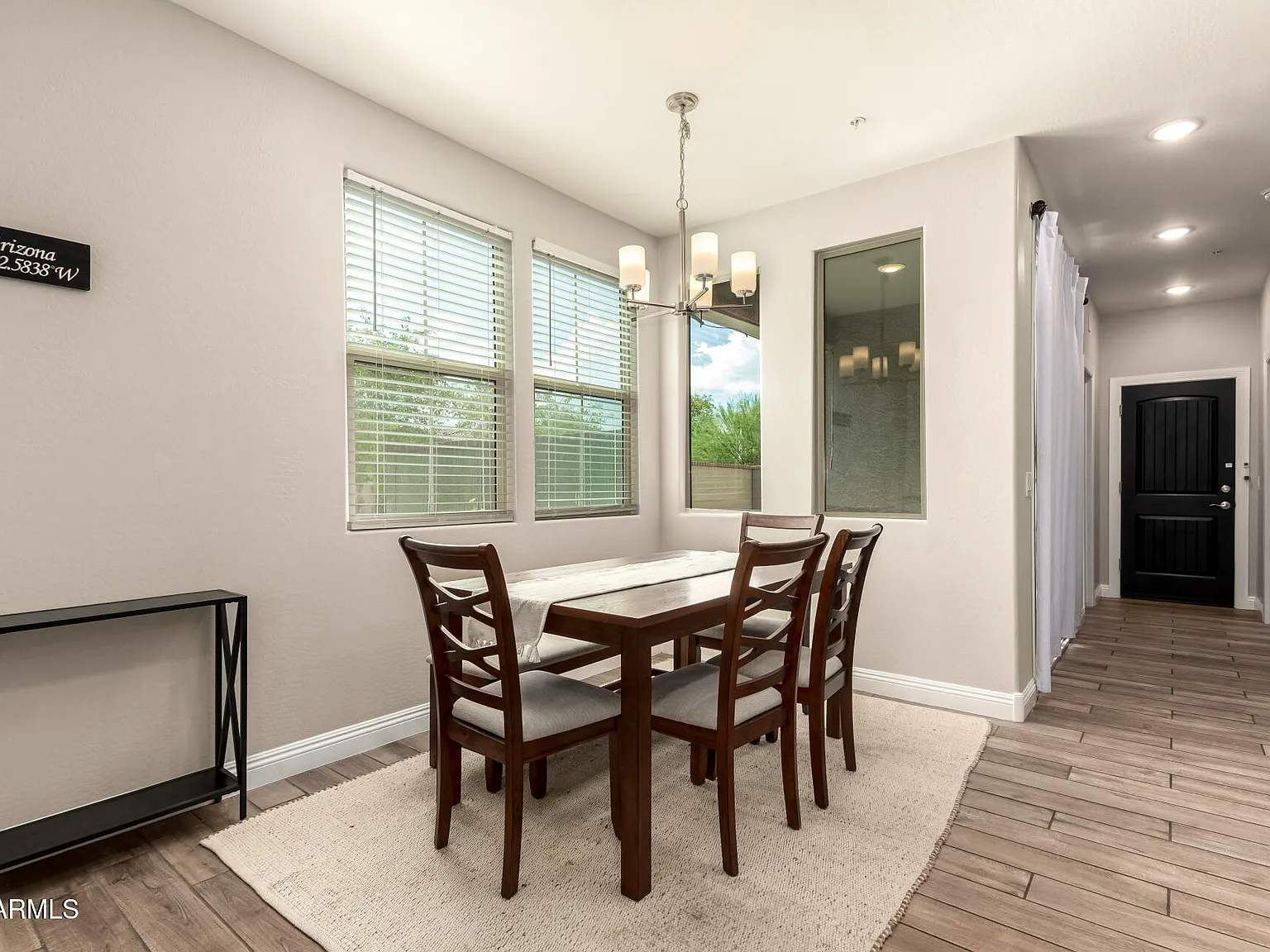 4 bed, 2.5 bath, 2029 sqft, $2,600 — Photo 4