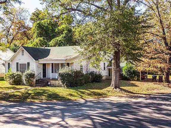 2nd image of 1201 Cole Dr