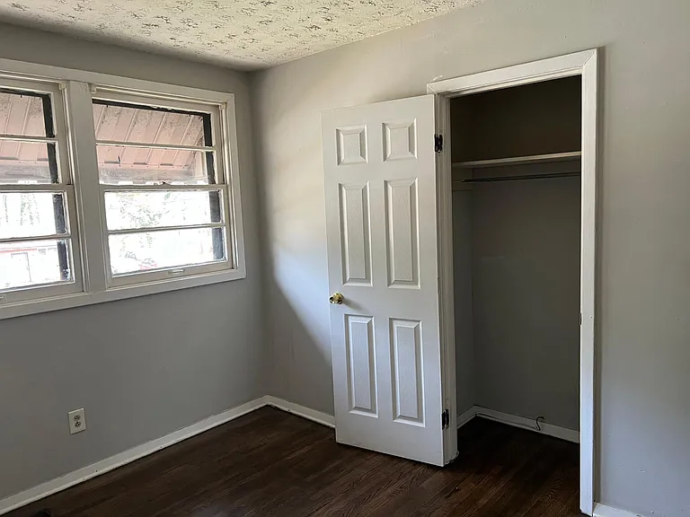 471 Cologne Dr SE — Photo 9