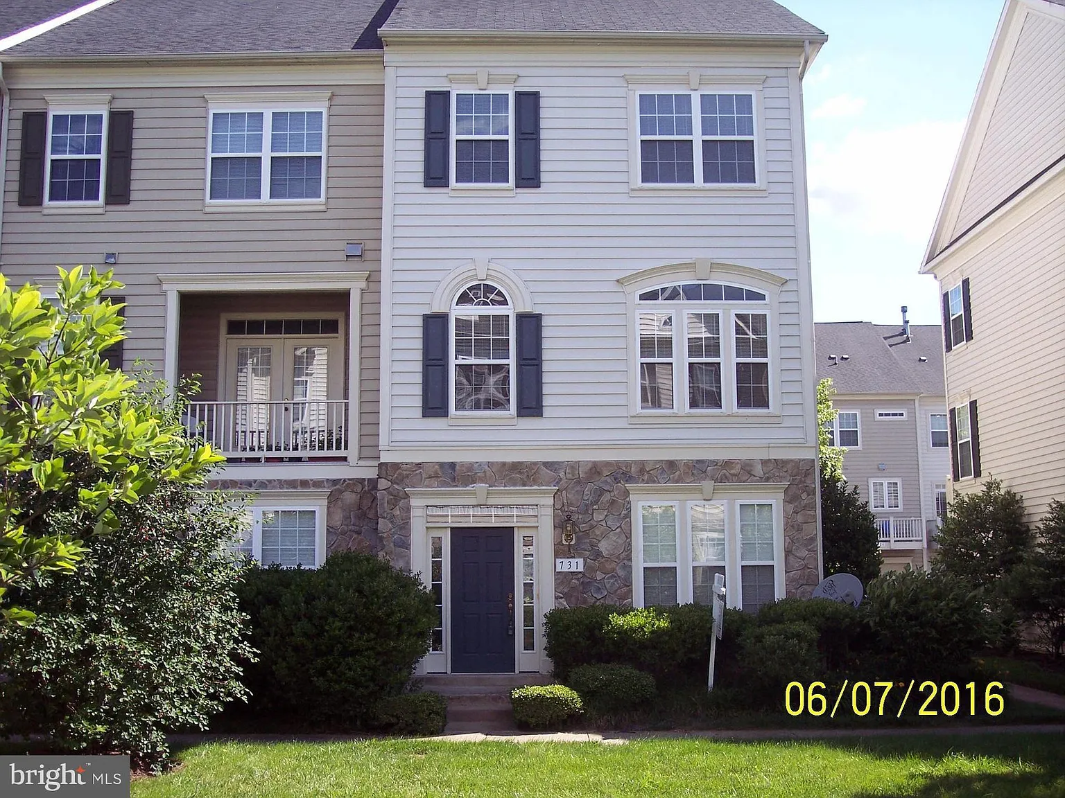 3 bed, 4.0 bath, 1980 sqft, $3,100 — Photo 1