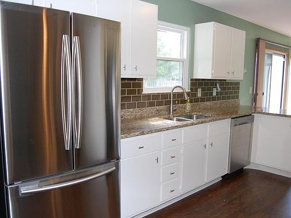 5th image of 3000 Bismark Dr