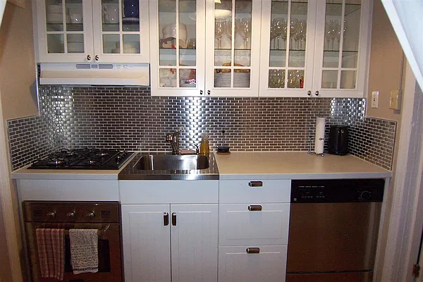 Rented by Susan Finkel, LREB | media 9