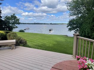 W398N6184 Mary Ln, Oconomowoc, WI 53066