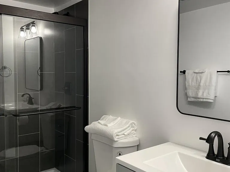 Fielding Court Apartments — Photo 19