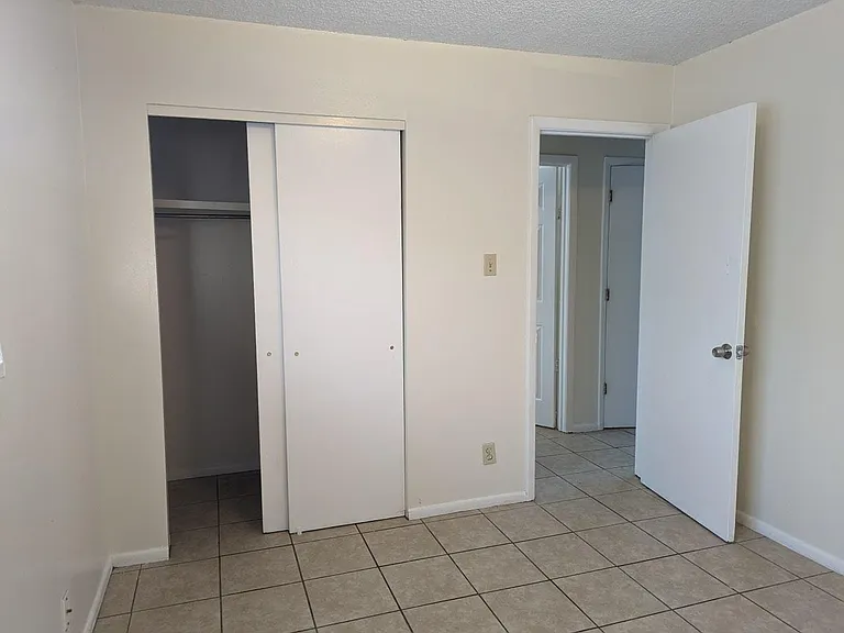 3604 Lafayette Dr NE — Photo 17