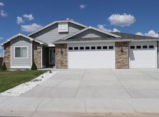993 Eagle Dr, Douglas, WY 82633