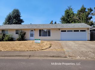 3721 7th St, Hubbard, OR 97032