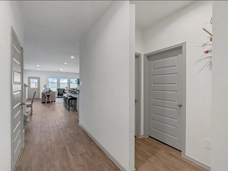 1606 Westway Dr — Photo 6