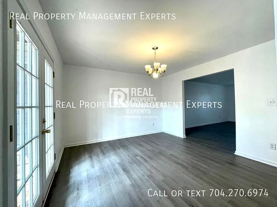 Coming Soon ! Ready To Move-In 3 Bed 2.5 Bath Condo In Charlotte! — Photo 4
