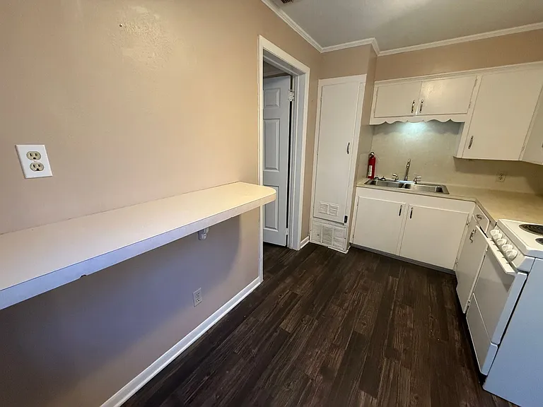 212 Choice St — Photo 6