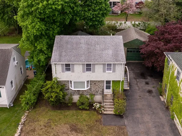 60 Como Rd, Hyde Park, MA 02136